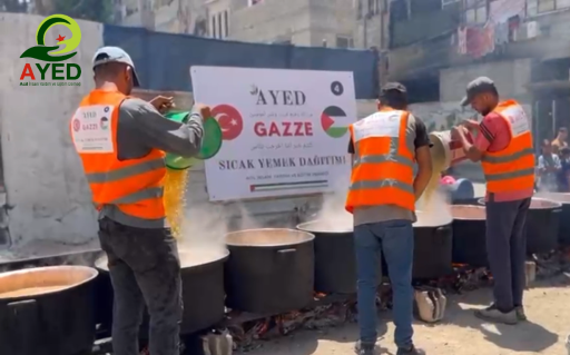 Gazze’de Sıcak Yemek Dağıtımına Başladık